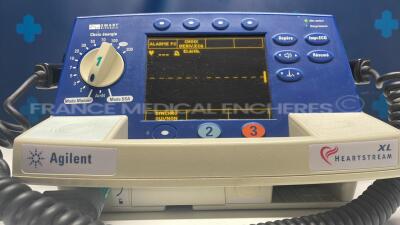 Agilent Defibrillator Hearstream XL - YOM 2002 - french language - no power cable (Powers up) - 4