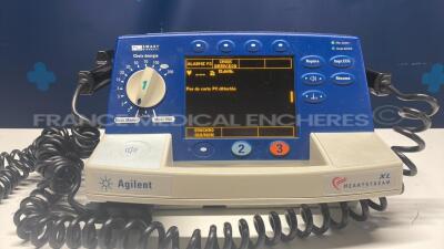 Agilent Defibrillator Hearstream XL - YOM 2001- french language - no power cable (Powers up)