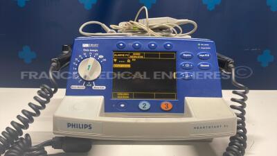 Philips Defibrillator Hearstart XL - YOM 2003 -french language - no power cable (Powers up)