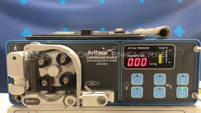 Lot of 1x Arthrex Arthroscopy Pump AR-6450 - YOM 2003 and 1x Arthrex Arthroscopy Shaver AR-8300 - YOM 2011 w/ Arthrex Footswitch and Arthrex Handpiece (Both power up) - 3