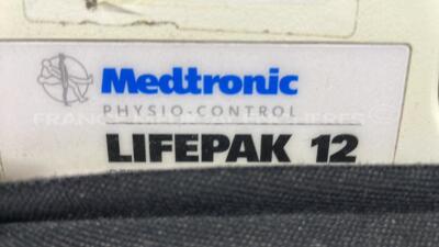 Medtronic Defibrillator Lifepak 12 - YOM 2004 w/ Cuff and Spo2 sensor and ECG leads - Untested due to the missing battery charger - 2