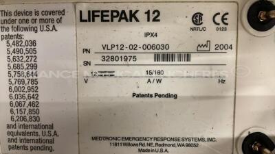 Medtronic Defibrillator Lifepak 12 - YOM 2004 w/ Cuff and Spo2 sensor and ECG leads - Untested due to the missing battery charger - 6