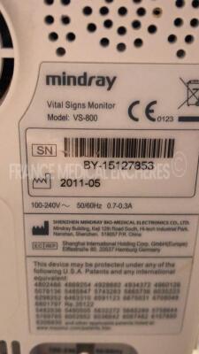 Lot of 2 x Datascope Patient Monitoring Systems DUO - Lot of 1 x Mindtray Vital Signs Monitor VS-800 - YOM 05/2011 (All Power up) - 12