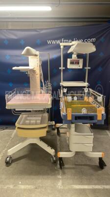 Lot of 1x Drager Incubator Babytherm 8010 - YOM 2001 and 1x Fisher and Paykel Incubator Neopuff - YOM 2001 (Both power up)