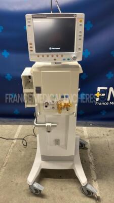 Datex Ohmeda Ventilator Engstrom Carestation CS - S/W 07.01 (Powers up)