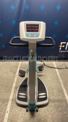 Custo-Med Ergometer EC3000 (Powers up)