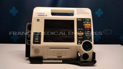 Medtronic Defibrillator Lifepak12 - YOM 2001 - Missing Paddles - Missing Batteries - Untested due to the missing power cable