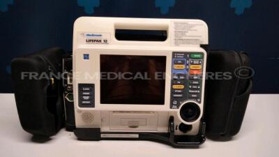 Medtronic Defibrillator Lifepak12 - YOM 2008 - Untested due to the missing power cable