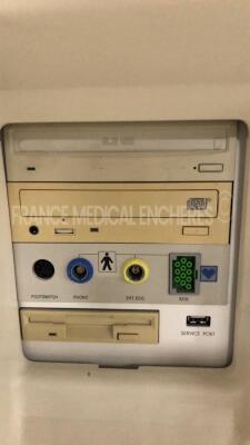 GE Ultrasound Vivid 4 - S/W Version 4.7 - Options - Stress Echo - TManat - Connectivity EchoNET w/ 3S probe - YOM 06/2001 - 7S probe - YOM 12/2004 - P2D probe - Sony Video Graphic printer UP-895MD - Sony Video Recorder SVO-9500MDP (Powers up) - 7