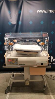 Mediprema Infant Incubator MP5 ISIS (Powers up)