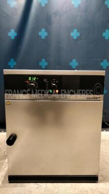 Memmert Laboratory Oven 400 YOM 2009 (Powers up)