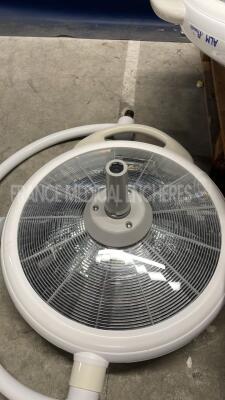 ALM Surgical Light Double Dome Prismalix PRX 8431 ACS - YOM 2005 declared functional by the seller - 3