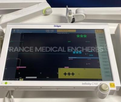 Lot of 2 x Drager Patient Monitors Infinity C700 YOM 2010/2010 - SW 4.0.3 and 2 x Drager patient Monitors M540 YOM 2012/2010 - S/W 4.1.1 and 2 x ECG leads (All power up) - 2