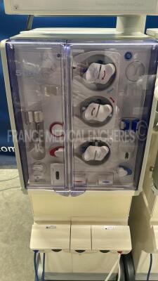 Lot of 2x Fresenius Dialysis Cordiax 5008 - YOM 2011 - S/W 4.63 - Count 16556h and 14152h (Both power up) - 5