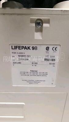 Physio-Control Defibrillator Lifepak 9B - YOM 2000 - italian language (Powers up) - 5