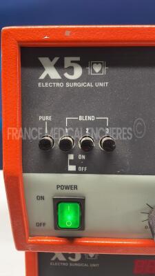 Lot of 2x Danieli Electrosurgical Units X5 - no power cables (Both power up) - 6