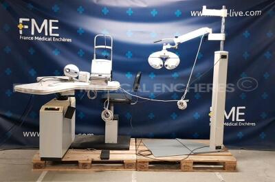 Nidek Refractometer RT-5100 - YOM 2014 - S/W 9.07 - w/ Nidek Projector CP-770 YOM 2013 - Luneau electric table Stand L105 (All power up)