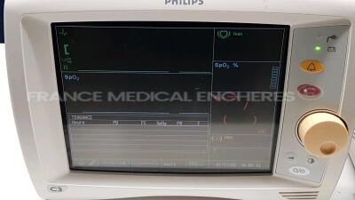 Lot of 1 Philips Patient Monitor C3 -YOM 2004 - S/W V2.02 and 1 Philips Patient Monitor M3046A - YOM 2000 - S/W 8.10.00 - no power cables (Both power up) - 5