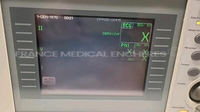 Lot of 3 GE Patient Monitors including 2 Dash 2000 and 1 Dash 3000 all operating with italian language - no power cables (All power up) - 3