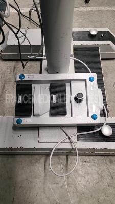 Moller Wedel Microscope HIR 900 FS-3-21 - w/ dual binoculars 10x/22B - footswitch - tested and functional (Powers up) - 8