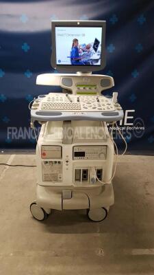 GE Ultrasound Vivid 7 Dimension - YOM 11/2005 - S/W 7.1.2 - Options DICOM media - TM anatomic - tissue velocity imaging and tissue tracking - advanced Qscan imaging - M3S and M4S support and true speed - Qanalysis - blood flow imaging - echoPAC - echostr