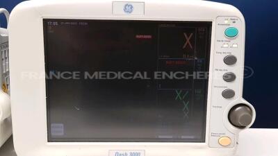 Lot of 2 x GE Patient Monitors Dash 3000 - no power cables (Both power up) - 3