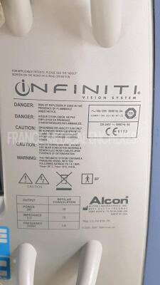 Alcon Phacoelmusifier Infiniti - 03/2011 - S/W 02.06 - w/ footswitch - remote control to be repaired (Powers up) - 20