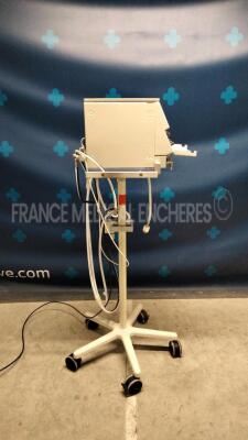 Drager Ventilator Babylog 8000 - YOM 2001 (Powers up)