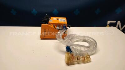 Drager Transport Ventilator Oxylog 2000 - w/ exhalation tube - no power supply (Powers up) - 3