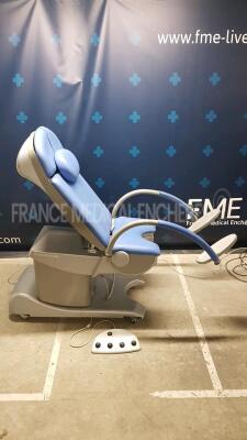 Schmitz Gynecology Examination Chair 115755 - YOM 2009 w/ remote control and footswitch (Powers up) - 4