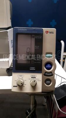 Lot of 2 x 3M Patient Warming Units Bair Hugger 505 and 1 x Seca Digital Chair Scale 959 and 1 x Omron Vital Signs Monitor HEM-907 (All power up) - 10