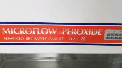 Bioquell Advanced Bio Safety Cabinet Microflow Peroxide Class II - YOM 2004 (Powers up) - 3