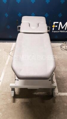 Hemida Svefos Examination Chair 23B51 w/ remote control (Powers up)