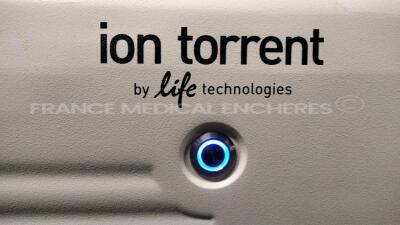 Life Technologies Personal Genome Machine ION Torrent 7467 - YOM 2013 - no power cable (Powers up) - 5