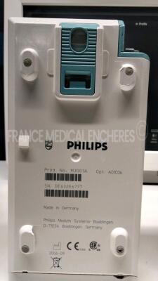 Lot of 2 Philips Patient Monitors MP70 - YOM 2006 - S/W 4.00 - w/ 2 Philips Module M3001A - YOM 2006 ( Both power up) - 9