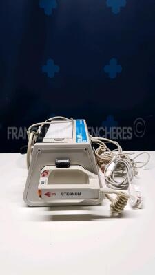 Zoll Defibrillator Biphasic Mseries - w/ ECG leads and SPO2 sensor (Powers up) - 2