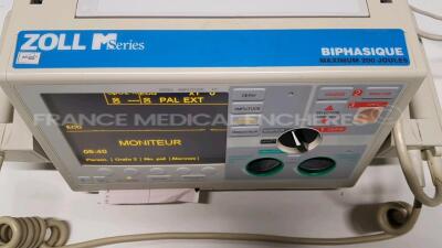 Zoll Defibrillator Biphasic Mseries - w/ ECG leads and SPO2 sensor (Powers up) - 9