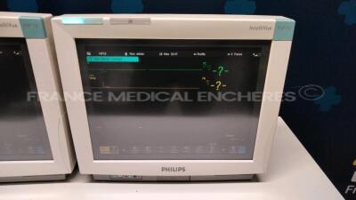 Lot of 2 Philips Patient Monitors MP70 - YOM 2006 - S/W 4.00 - w/ 2 Philips Module M3001A YOM 2014/2015 - Philips Module rack including 2 modules TEMP and 6 modules VueLink ( Both power up) - 3