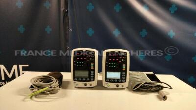 Lot of 2 x Mindray Vital Signs Monitor VS-800 - YOM 2013/2010 - w/ 2 x SPO2 Sensors (Both power up)