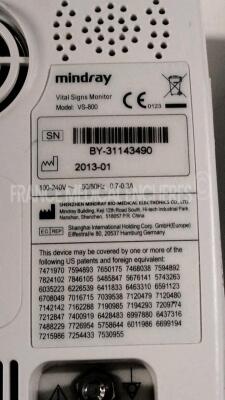 Lot of 2 x Mindray Vital Signs Monitor VS-800 - YOM 2013/2011 - w/ 2 x SPO2 Sensors (Both power up) - 5
