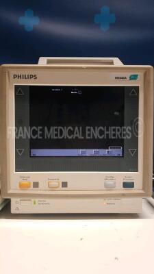 Lot of 1 Philips Patient Monitor M3046A M3 - YOM 2003 (Powers up) and 1x Alaris Syringe Pump Ivac P1000 (Powers up) and 3x Philips Modules M3046A - YOM 2001 and 2003 - 3