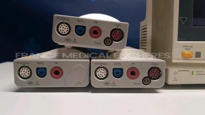 Lot of 1 Philips Patient Monitor M3046A M3 - YOM 2003 (Powers up) and 1x Alaris Syringe Pump Ivac P1000 (Powers up) and 3x Philips Modules M3046A - YOM 2001 and 2003 - 5