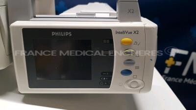 Lot of 5x Philips Bedside Patient Monitors IntelliVue X2 - YOM 2013 and 2016 w/ Philips Module Racks M8048A - Untested