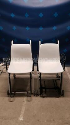 Lot of 2x Seca Scale Chairs 958 - Untested due to the missing power supplies