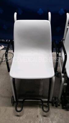 Lot of 2x Seca Scale Chairs 958 - Untested due to the missing power supplies - 3