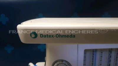 Datex Ohmeda Ventilator S/5 Aespire one wheel is missing with monitor 7100 S/W 1.3 (Powers up) - 2