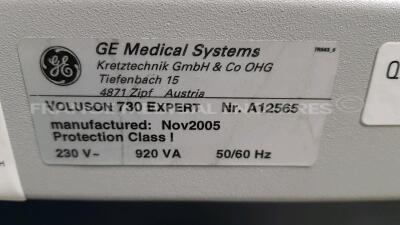 GE Ultrasound Voluson 730 - YOM 11/2005 - S/W 5.4.3 monitor holder to be repaired - Options 4D real time - DICOM - vocal 2 - SRI 2 - VCI - STIC - XTD TD w/ Mitsubishi Printer P93 (Powers up) - 9