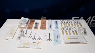 Lot of unknown made surgical blades