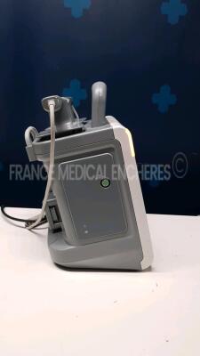 Mindray Defibrillator/Monitor BeneHeart D6 - YOM 07/2010 - French Language - w/ Mindray Rechargeable Li-ion Battery LI34I001A (Powers up) - 2