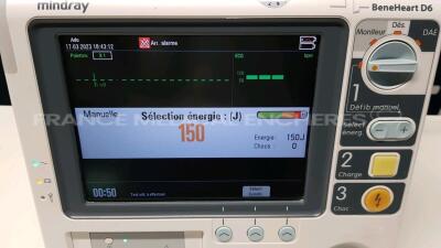 Mindray Defibrillator/Monitor BeneHeart D6 - YOM 12/2010 - French Language - w/ Mindray Rechargeable Li-ion Battery LI34I001A (Powers up) - 4